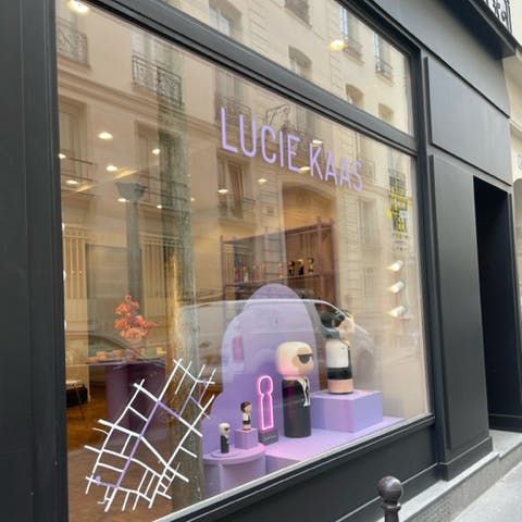 Modern 37 sqm Gallery and Showroom in Le Marais