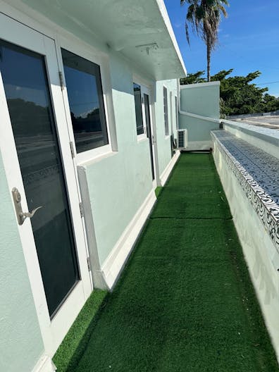 Freestanding Building for Rent During Art Basel - w/outdoor - Image 3