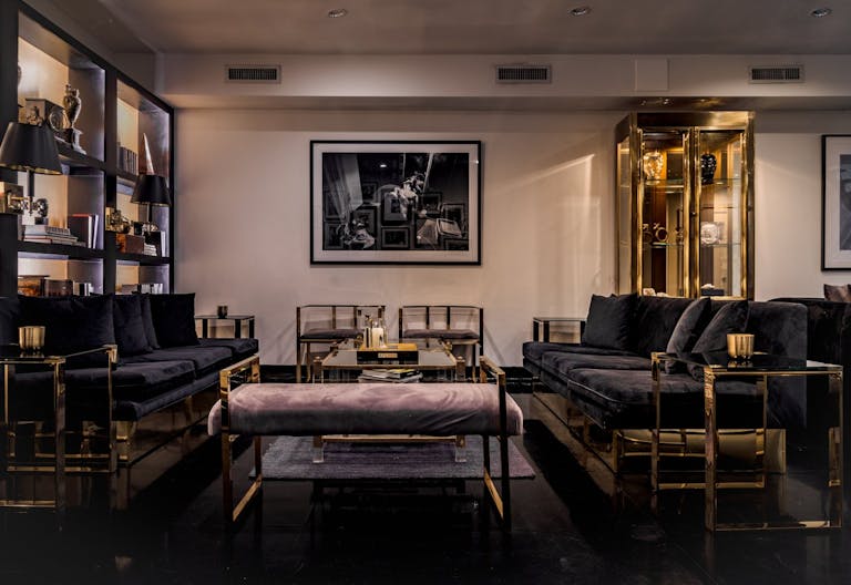 Classically Elegant Soho Duplex - Image 4