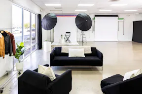 Orange County 1800 sq ft Studio - Image 19