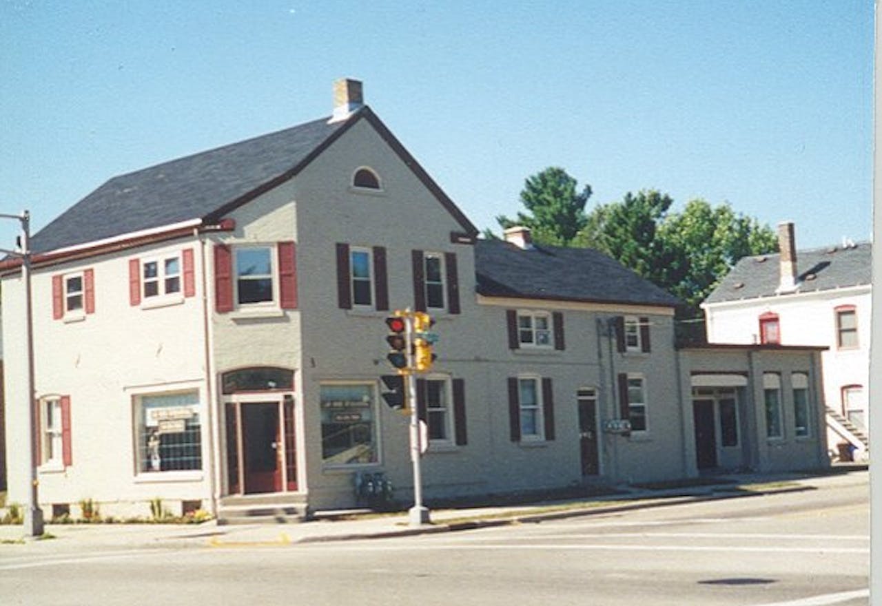 Historical Building With Four Offices Available - Image 0