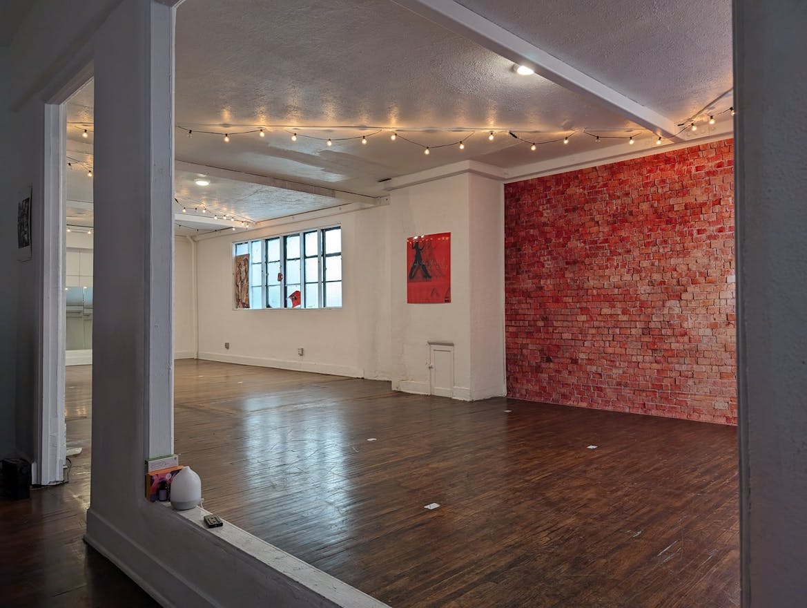 Cozy Dance Studio in Hollywood - Image 0