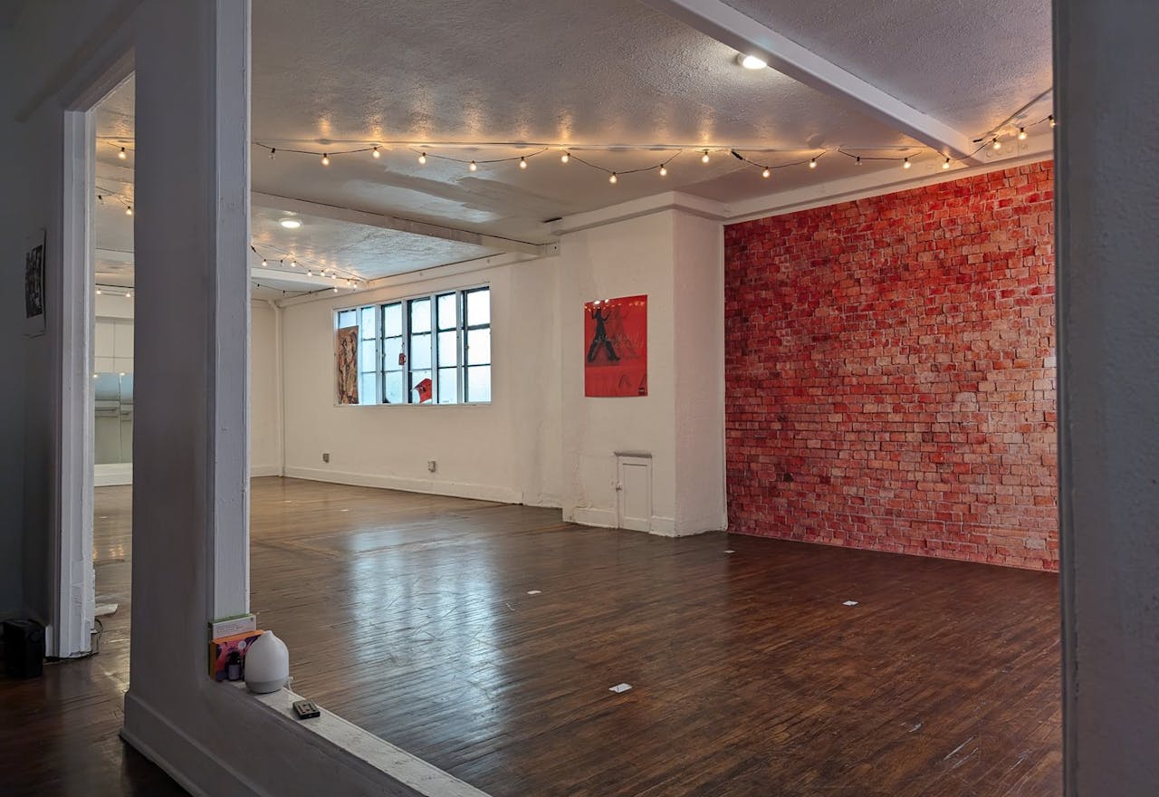 Cozy Dance Studio in Hollywood - Image 0