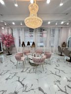 Elegant Pink Venue in Downtown NYC: Ideal for Glam Services & Stylish Events - Image 0