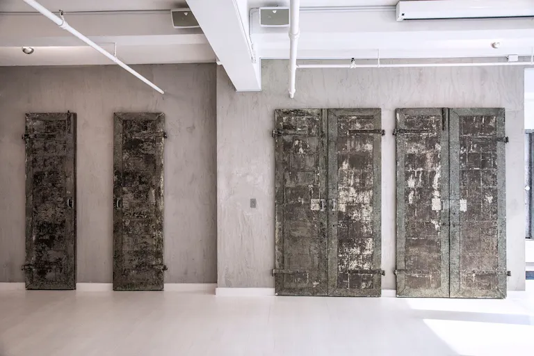 Modern Industrial Manhattan / Hudson Yards Loft - Image 3