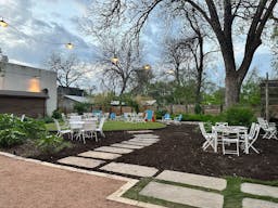 Swoop House in East Austin - Image 11