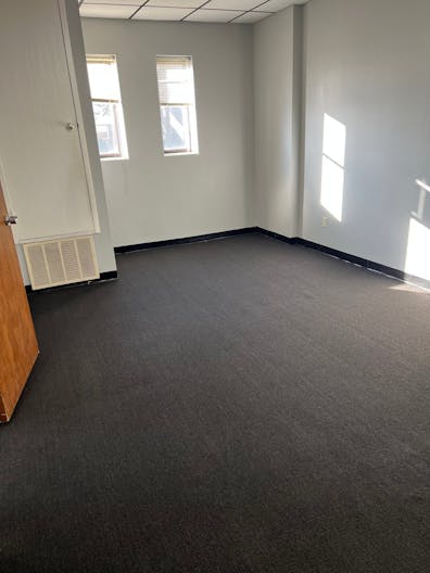 Brand new renovated medical or commercial office for rent - Image 2