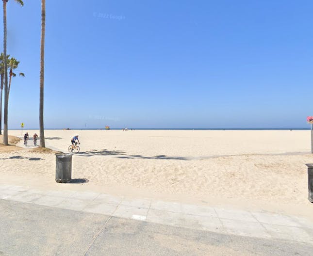 Art studio on venice beach to share with painter - Image 2