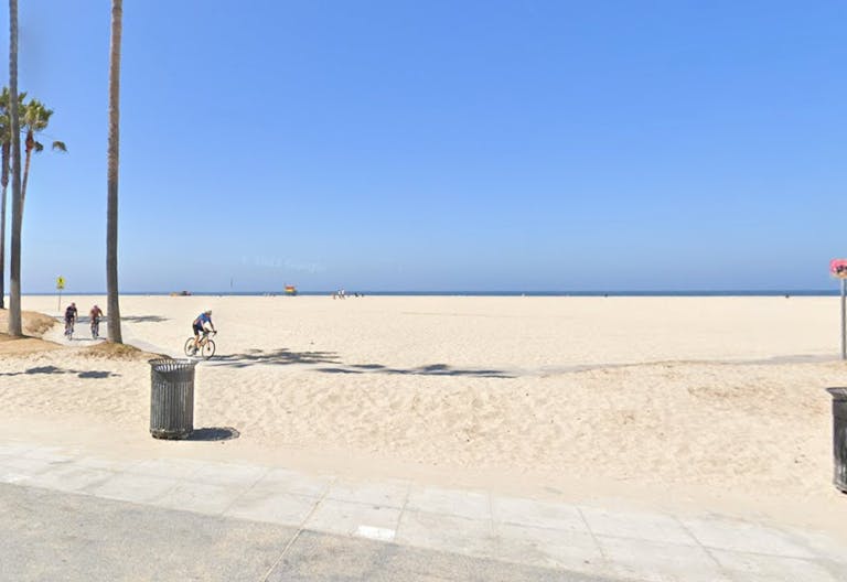 Art studio on venice beach to share with painter - Image 2