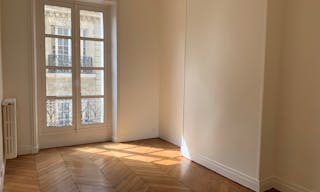 Spectacular Showroom in Saint-Germain - Image 7