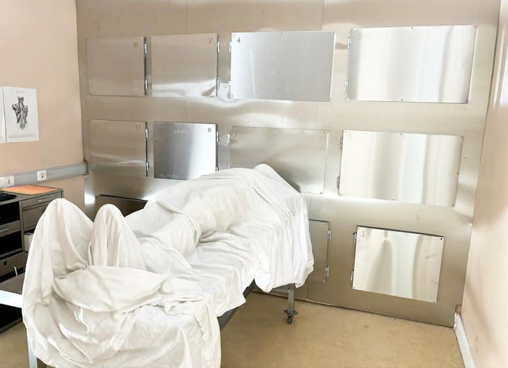 D�cor/Lieu de tournage: Morgue - Image 0