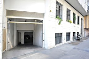 showroom milano with chroma key - Image 8