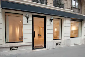 Paris 1er (Tuileries) - Espace pour Pop Up - Galerie (140 m2 + Sous sol 35 m2) - Image 0