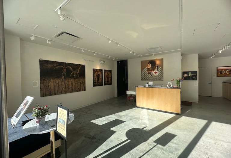 Art Gallery with 3 exhibition rooms available May - October 2024 in the heart of busy Chelsea, NYC - Image 2