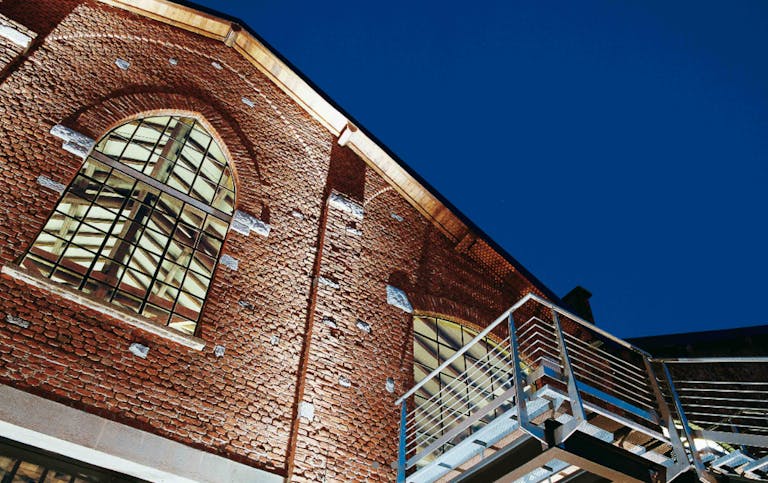 Courtyard Showroom - Image 1