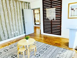 RUSTIC SPACIOUS LOFT STUDIO WITH MOUNTAIN VIEWS - Image 4