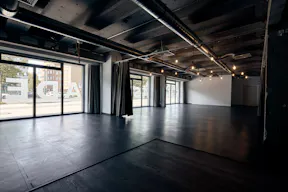 Large Retail & Experience Floor Near Alexanderplatz - Image 16