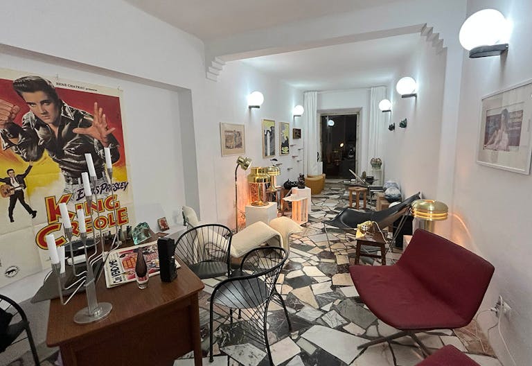 Local de 10 m² attenant à une galerie d’art et design. - Image 0