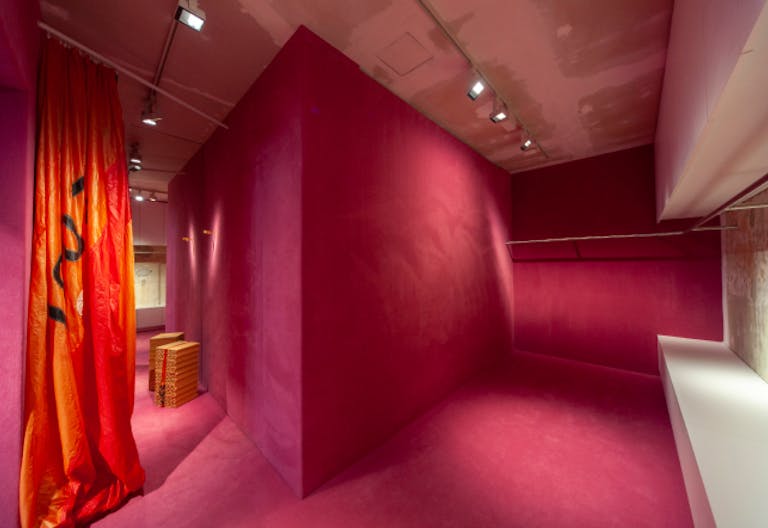 GALLERY STORE MITTE NEXT TO SUPREME NYC - Image 0