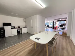 Galerie / Espace bureau / reception / co-working/ tout confort / village en bord de mer / 10 minutes Cannes - Image 0