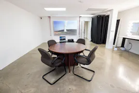 Orange County 600 sq ft Studio - Image 4