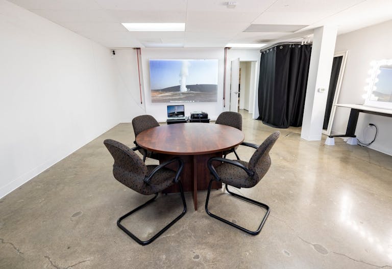 Orange County 600 sq ft Studio - Image 4
