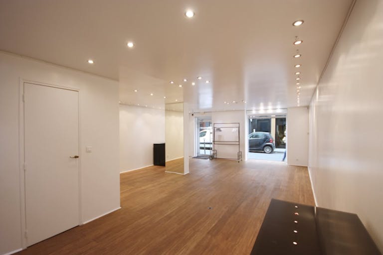 Pop Up Boutique IN LE MARAIS - Image 4