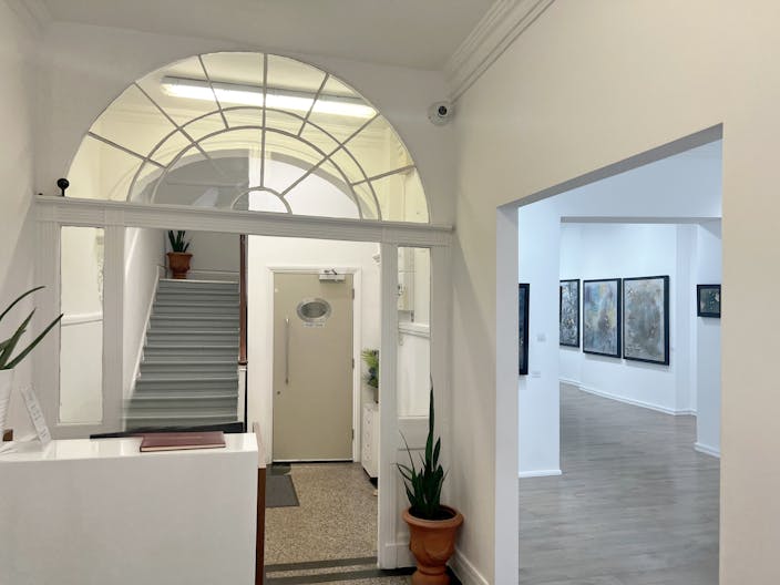 Sleek Art Gallery in Fitzrovia - Image 1