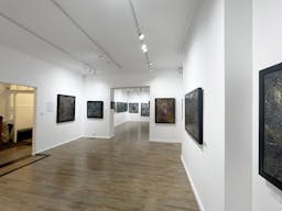 Sleek Art Gallery in Fitzrovia - Image 2