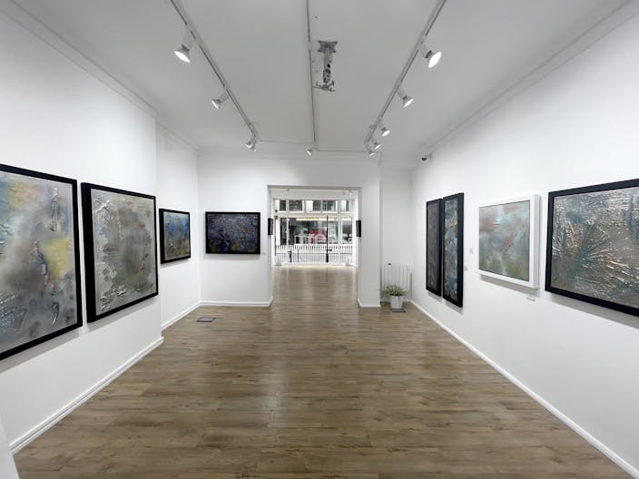 Sleek Art Gallery in Fitzrovia - Image 3
