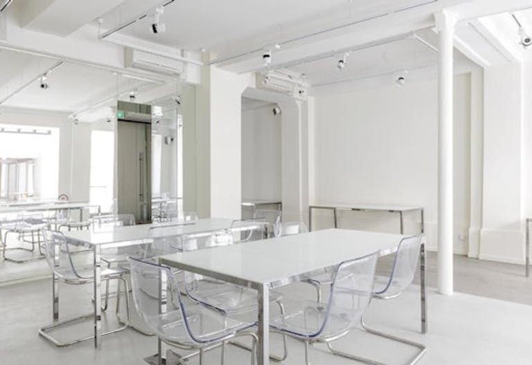 230 Coeur Marais Showroom - Image 3