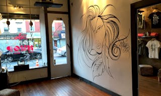 Pop-Up Shop in Vibrant Williamsburg - Image 6