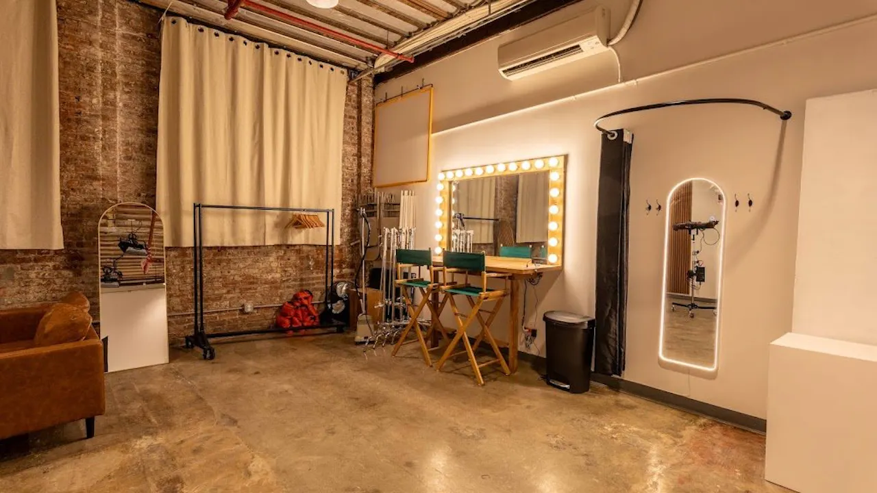 Captivating Manhattan Studio - Image 1