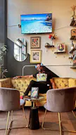 Intimate Williamsburg Cafe & Bar Social House - Image 4
