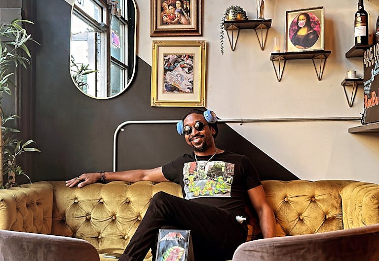 Intimate Williamsburg Cafe & Bar Social House - Image 4