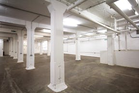 Light Basement on Brick Lane - Image 0