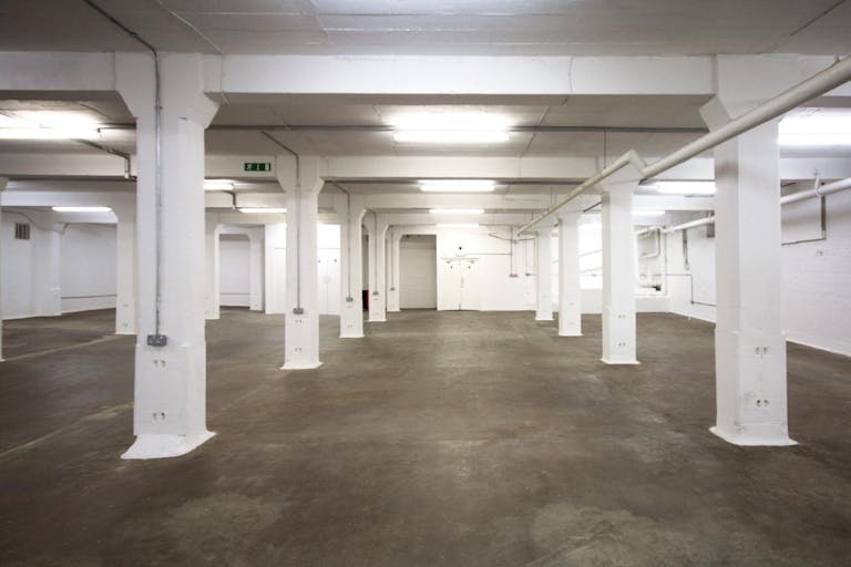 Light Basement on Brick Lane - Image 1