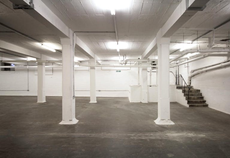 Light Basement on Brick Lane - Image 2