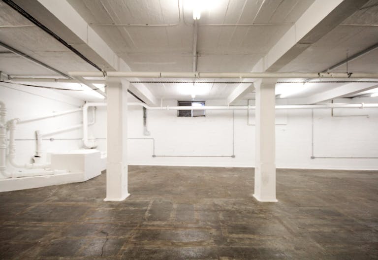 Light Basement on Brick Lane - Image 3