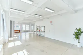 16AB Manhattan Event/Showroom retail rental space  - Image 7