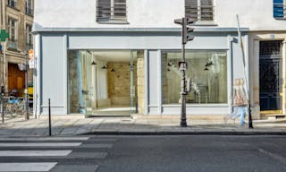 Corner Boutique on Rue de Turenne - Image 0
