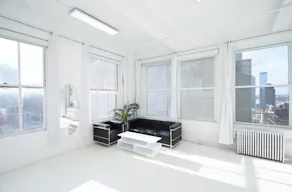22C Affordable Showroom Pop up Rental Space in Manhattan - Image 2