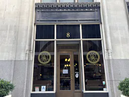 Vntage downtown cocktail bar on the ground floor of the historic Woolworth Building - Image 8