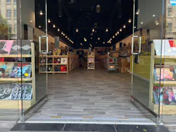 Hollywood Record Store (store remains open)  - Image 5