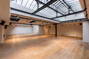 Espace showroom en plein cœur du marais - Image 8