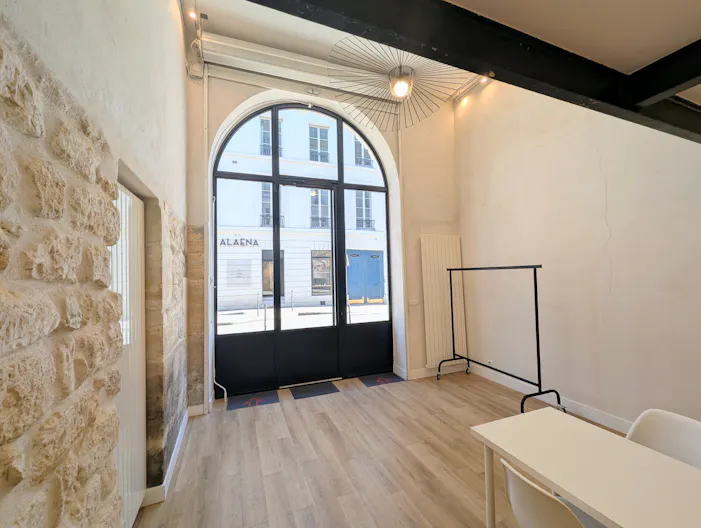 Gallery Atelier Showroom & Boutique • Pretty Chic Versatile Design • Rue Meslay - Haut Marais - Image 3