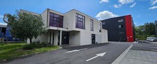 Toulouse Showroom - Image 3