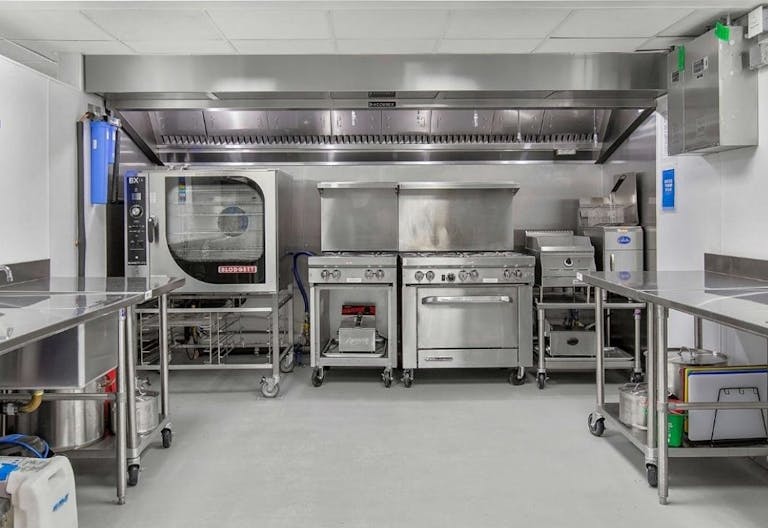 Multi-Use Event Space with Kitchens on the Lower East Side - Image 3