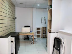 White-Box Space in Le Marais - Image 5