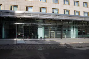 Elegant Retail Space at Historic Hotel Bristol - Image 43